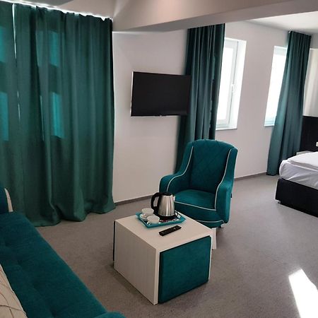 Hotel Sax Gracanica Extérieur photo