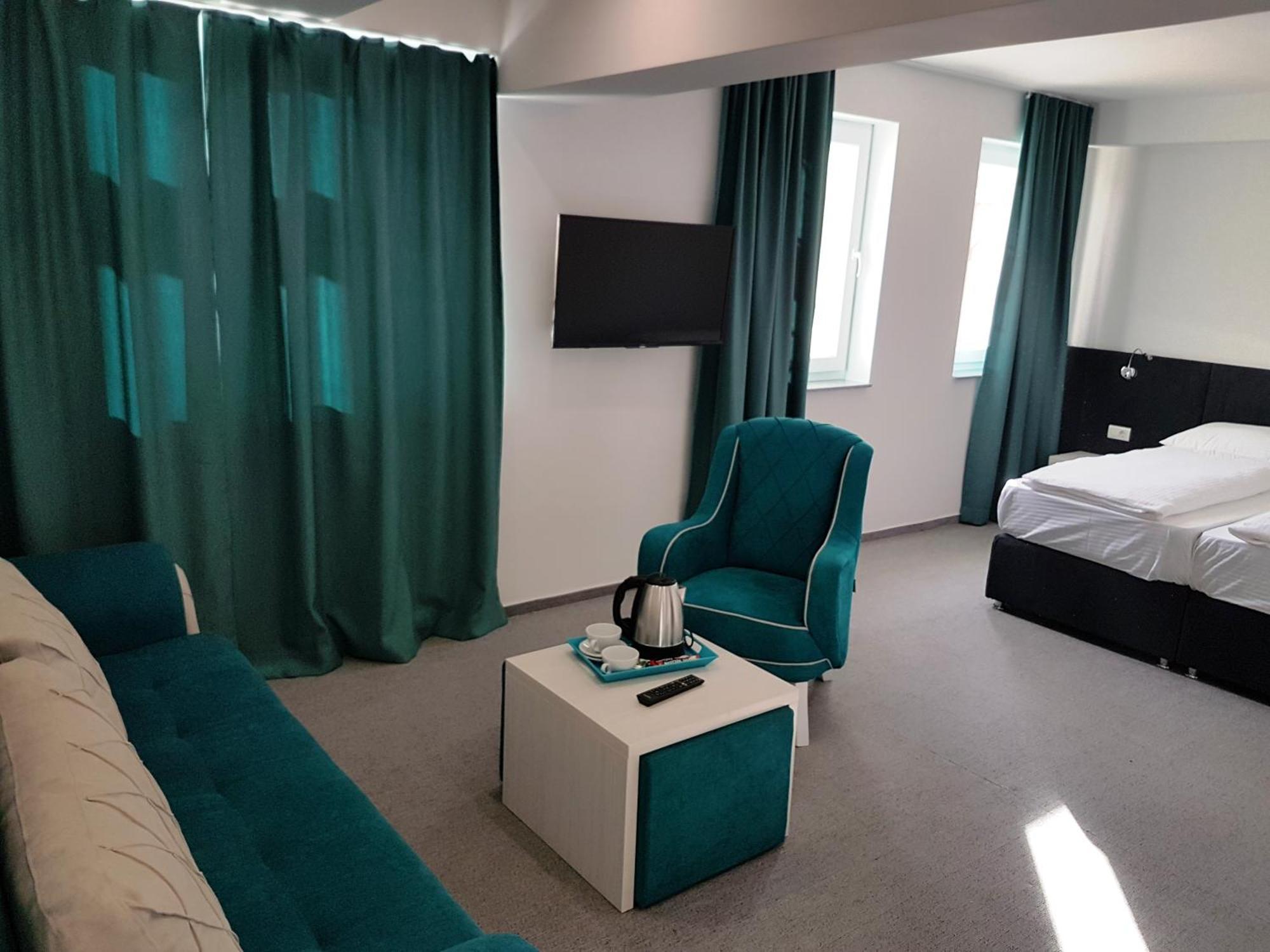 Hotel Sax Gracanica Extérieur photo