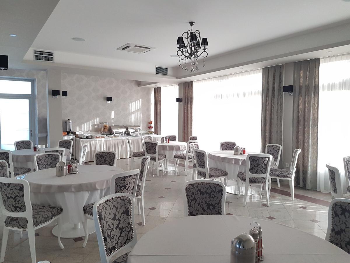Hotel Sax Gracanica Extérieur photo