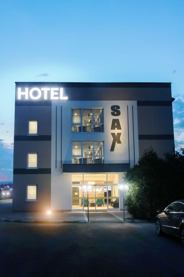 Hotel Sax Gracanica Extérieur photo
